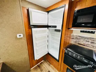 2016 Starcraft Autumn Ridge M-235FB RV Photo 3