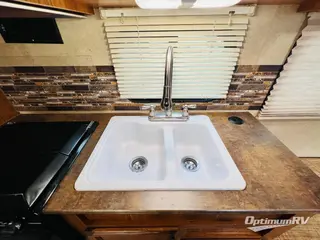 2016 Starcraft Autumn Ridge M-235FB RV Photo 4