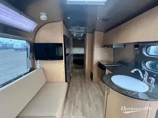 2018 Airstream Globetrotter 27FB RV Photo 2