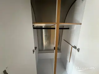 2018 Airstream Globetrotter 27FB RV Photo 4