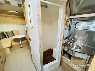 2019 Airstream Flying Cloud 26RB RV Photo 4