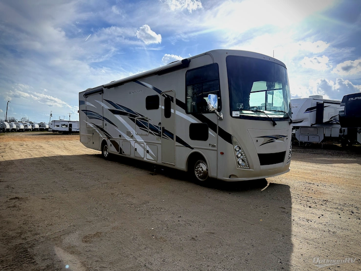 2019 Thor Windsport 35M RV Photo 1