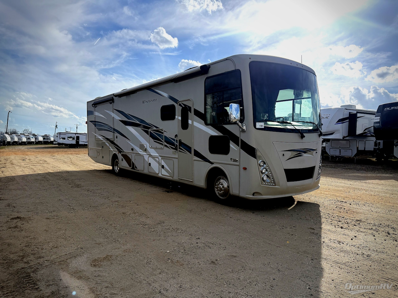 2019 Thor Windsport 35M Photo 1