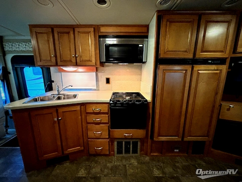 2014 Itasca Sunstar 35F RV Photo 2