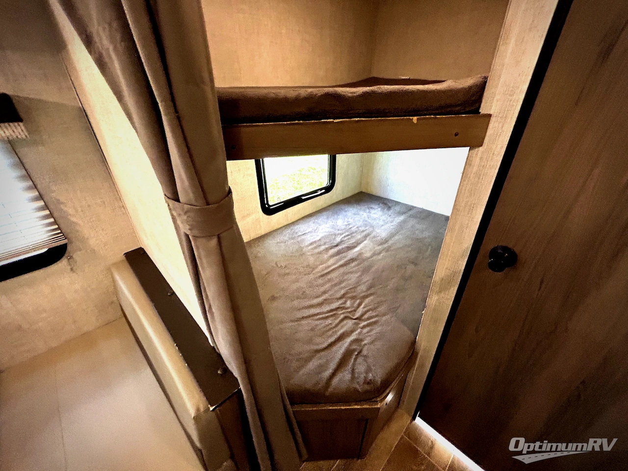 2022 Gulf Stream Kingsport Ultra Lite 248BH Photo 11