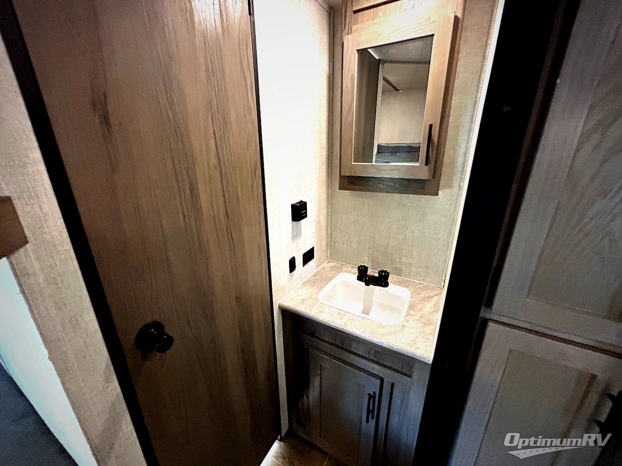 2022 Gulf Stream Kingsport Ultra Lite 248BH Photo 14