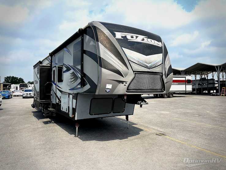 2016 Keystone Fuzion 345 RV Photo 1