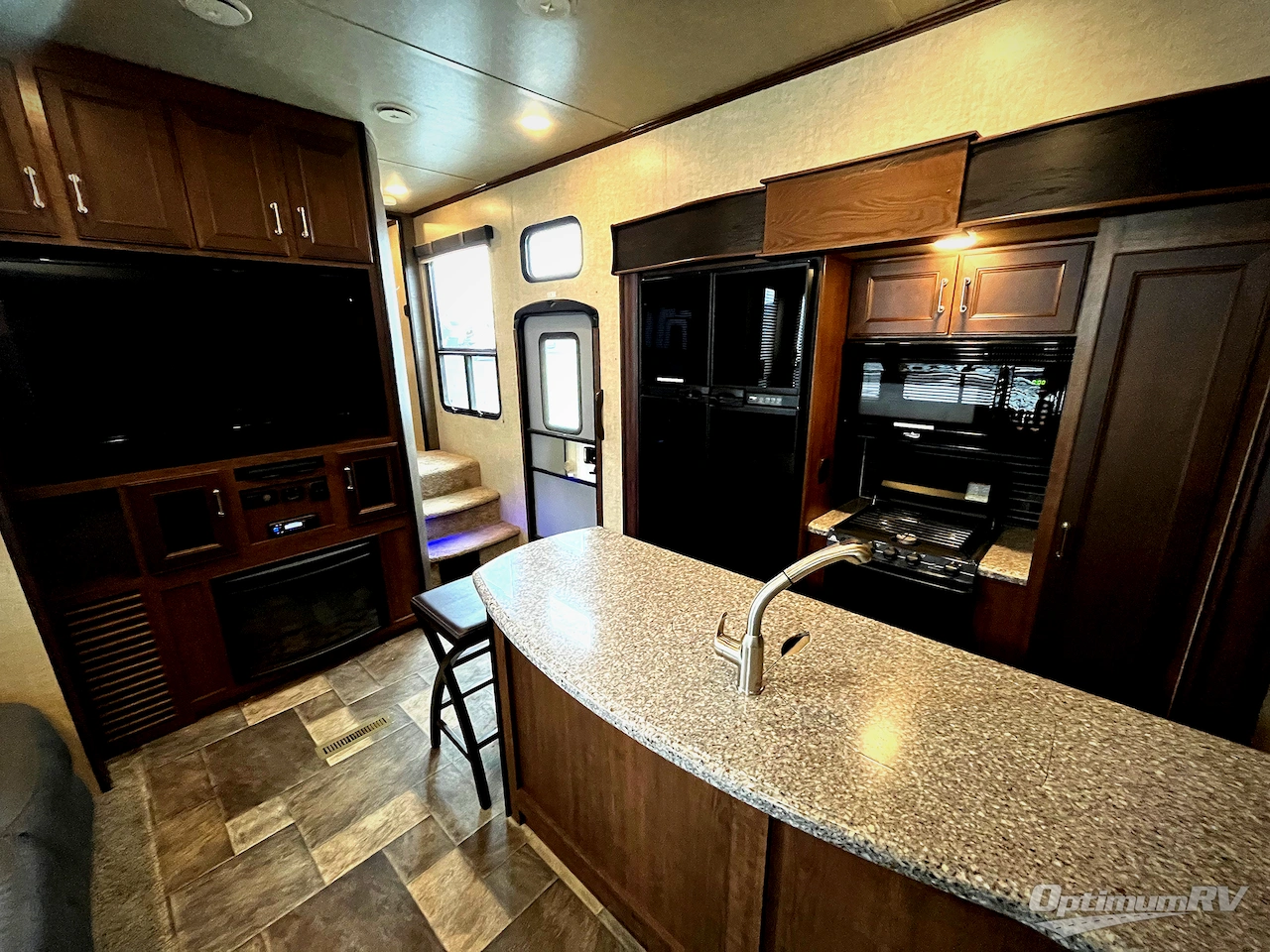 2016 Keystone Fuzion 345 Photo 10