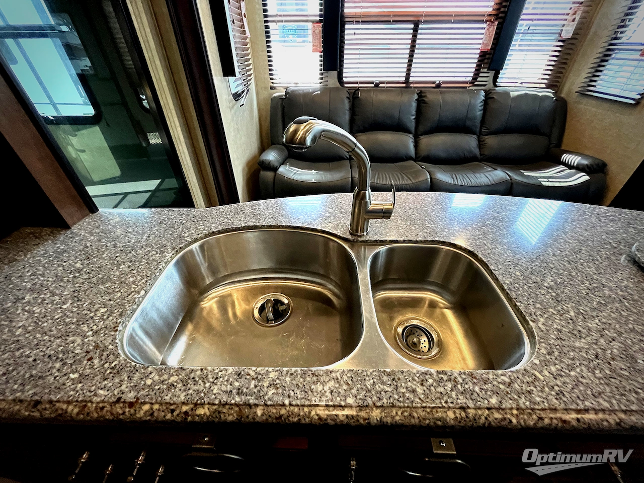2016 Keystone Fuzion 345 Photo 19