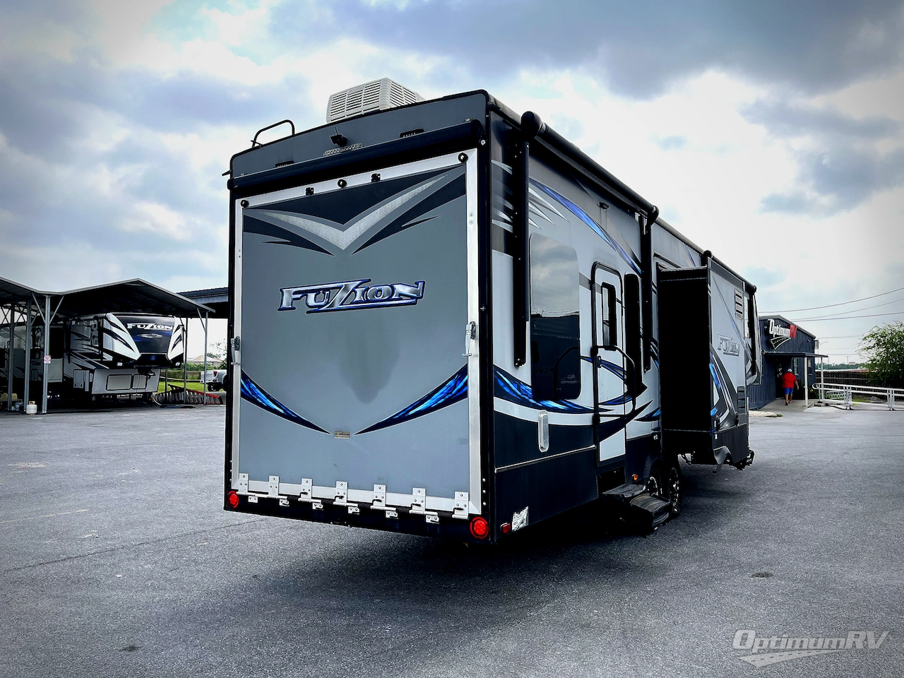 2016 Keystone Fuzion 345 Photo 3