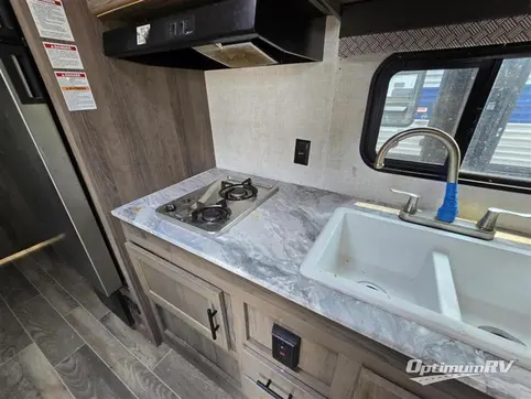 2022 Gulf Stream Kingsport Ultra Lite 264BH RV Photo 4