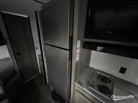 2022 Gulf Stream Kingsport Ultra Lite 264BH RV Photo 3