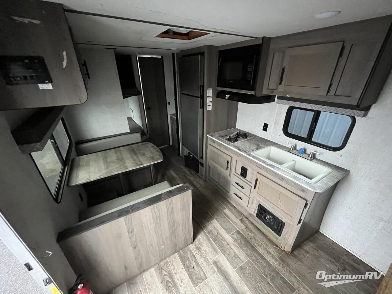 2022 Gulf Stream Kingsport Ultra Lite 264BH Photo 5