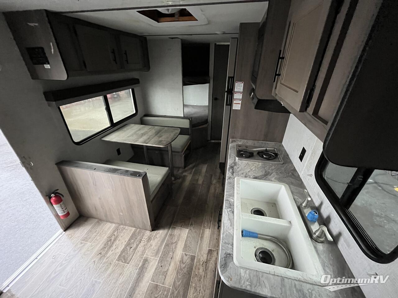 2022 Gulf Stream Kingsport Ultra Lite 264BH Photo 6
