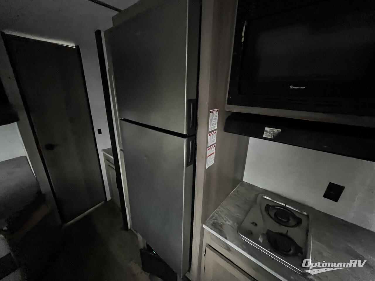 2022 Gulf Stream Kingsport Ultra Lite 264BH Photo 9