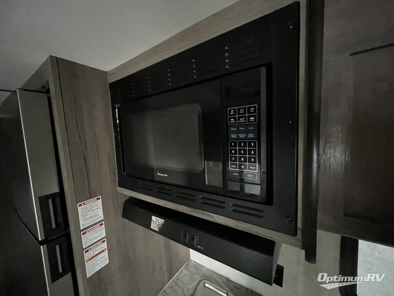 2022 Gulf Stream Kingsport Ultra Lite 264BH Photo 11