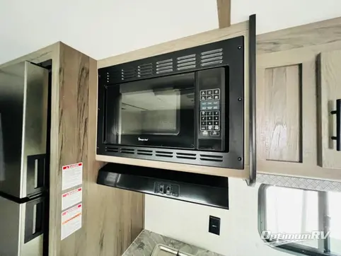 2022 Gulf Stream Kingsport 248BH RV Photo 3