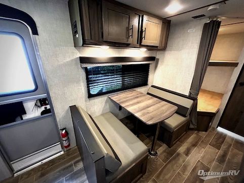 2022 Gulf Stream Kingsport 248BH RV Photo 3