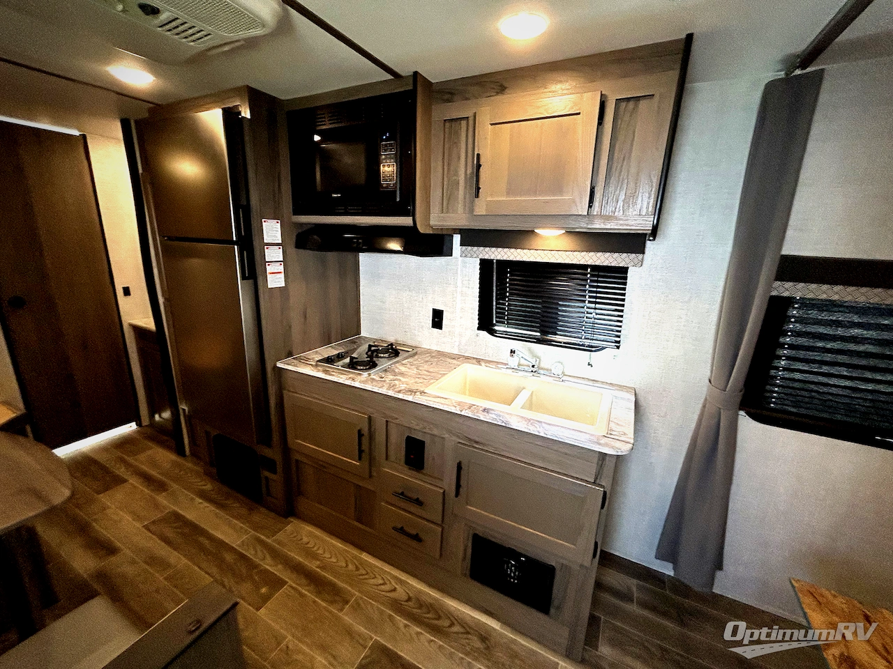 2022 Gulf Stream Kingsport 248BH Photo 8