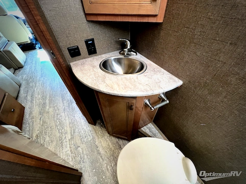 2019 Thor Citation Sprinter 24SS RV Photo 4