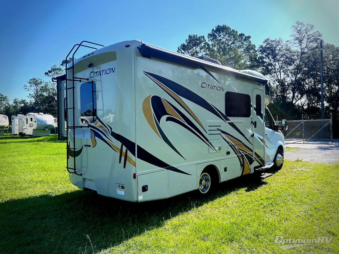2019 Thor Citation Sprinter 24SS Photo 3