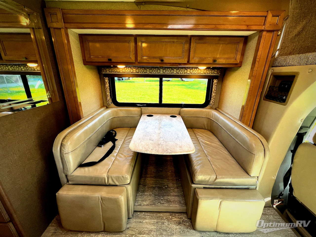 2019 Thor Citation Sprinter 24SS Photo 9