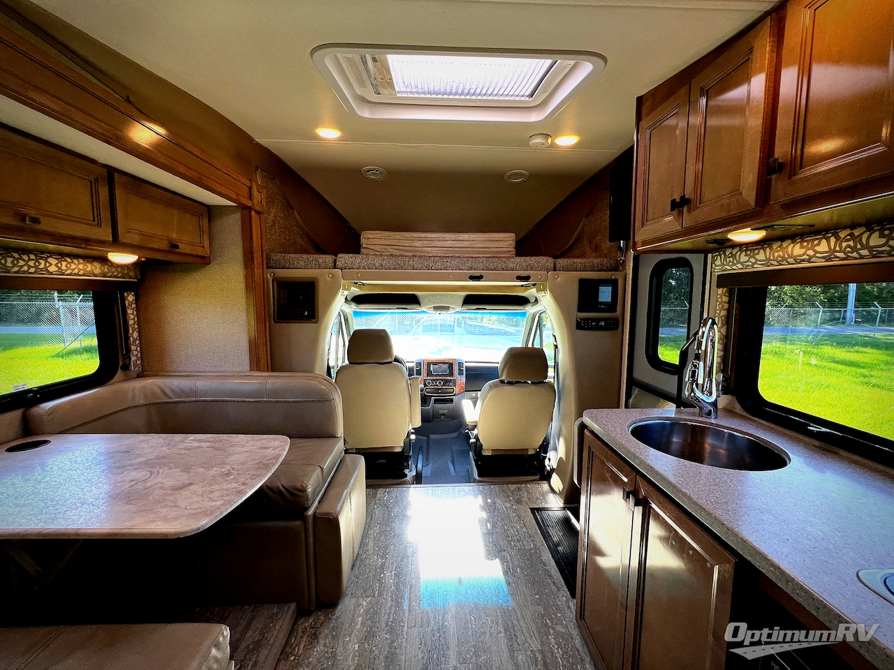 2019 Thor Citation Sprinter 24SS Photo 21