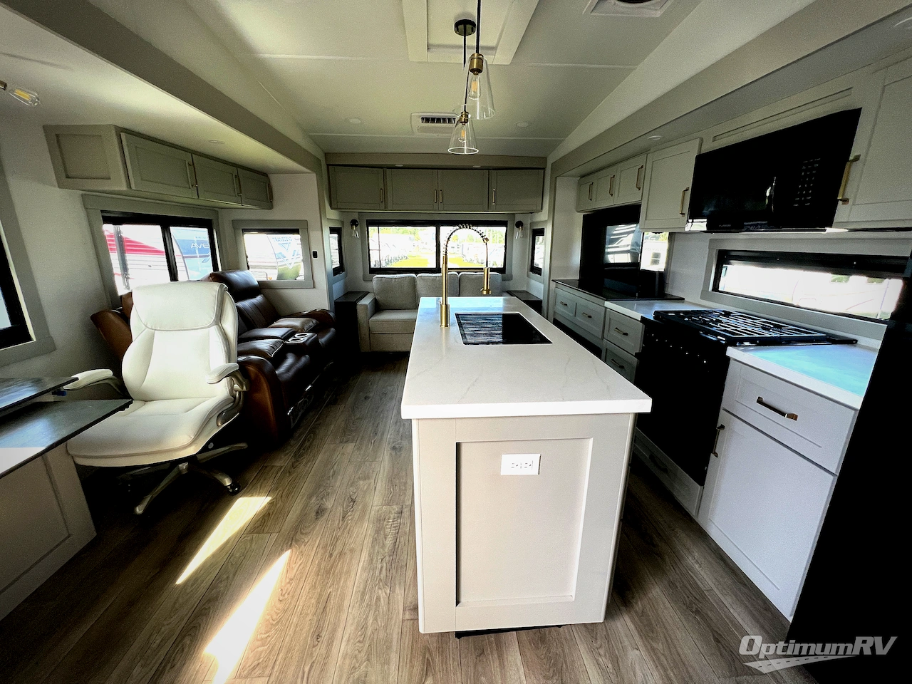 2024 Brinkley Model Z 3100 Photo 4