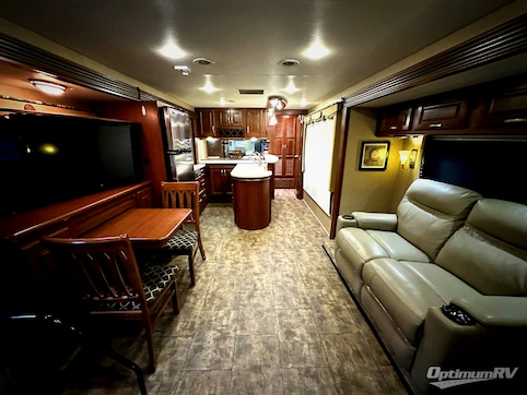 2014 Thor Challenger 37GT RV Photo 2