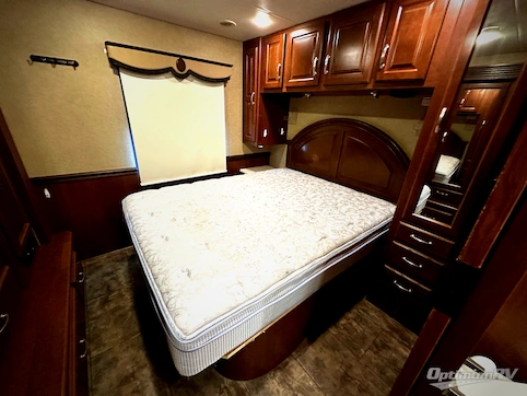 2014 Thor Challenger 37GT RV Photo 4