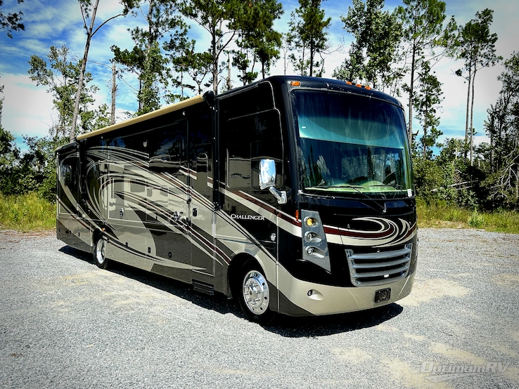2014 Thor Challenger 37GT RV Photo 1