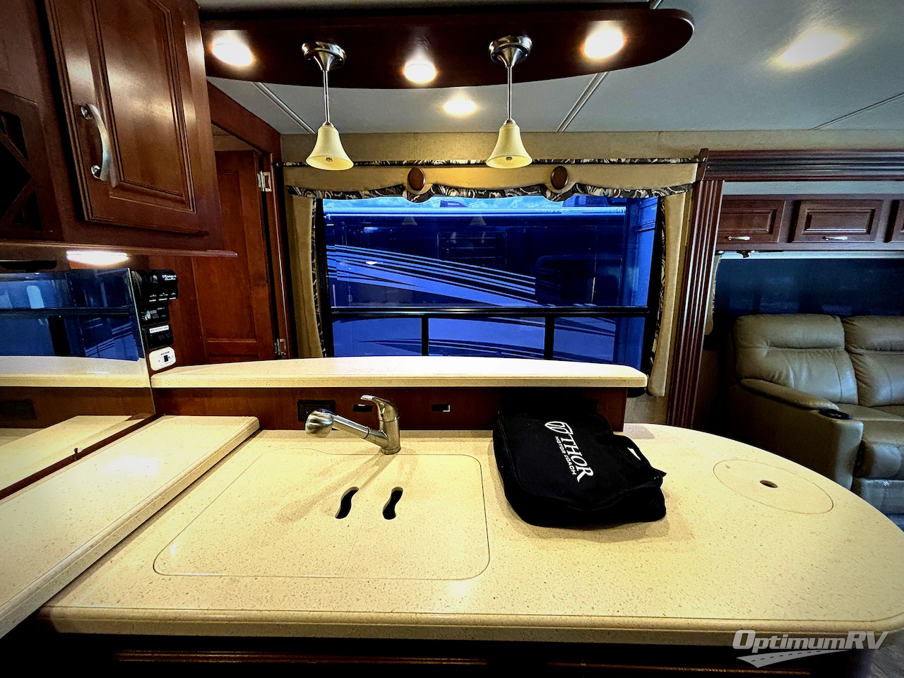 2014 Thor Challenger 37GT Photo 9