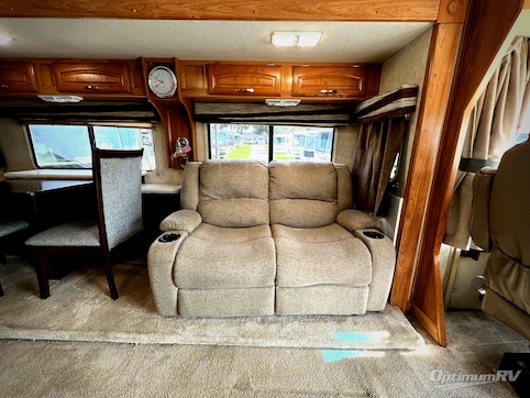 2004 Georgie Boy Pursuit 3500DS RV Photo 2