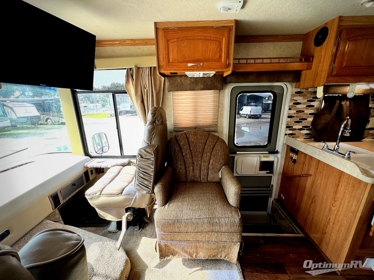2004 Georgie Boy Pursuit 3500DS Photo 9