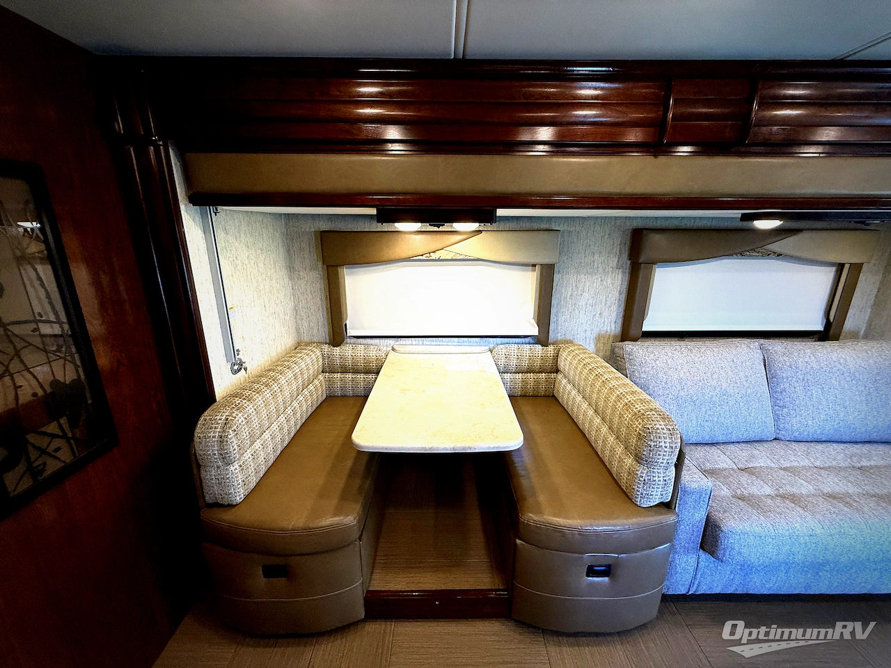 2018 Coachmen Mirada Select 37TB Photo 7
