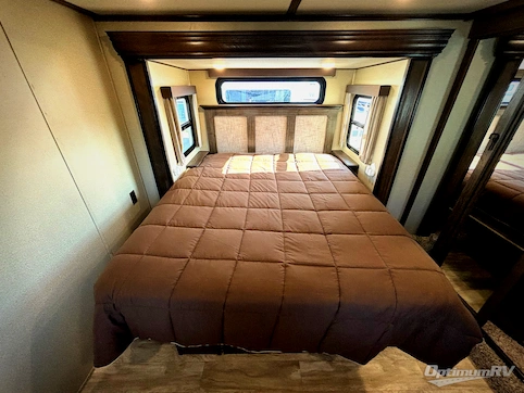 2018 Grand Design Solitude 310GK RV Photo 3