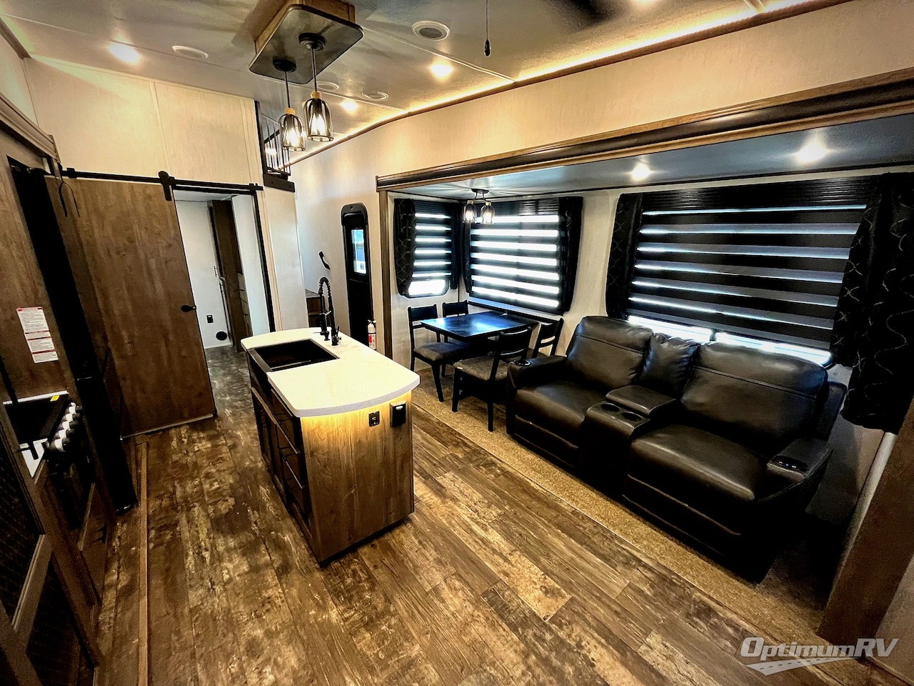 2023 Forest River Sabre 36BHQ Photo 7
