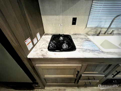 2022 Gulf Stream Kingsport Ultra Lite 241RB RV Photo 3