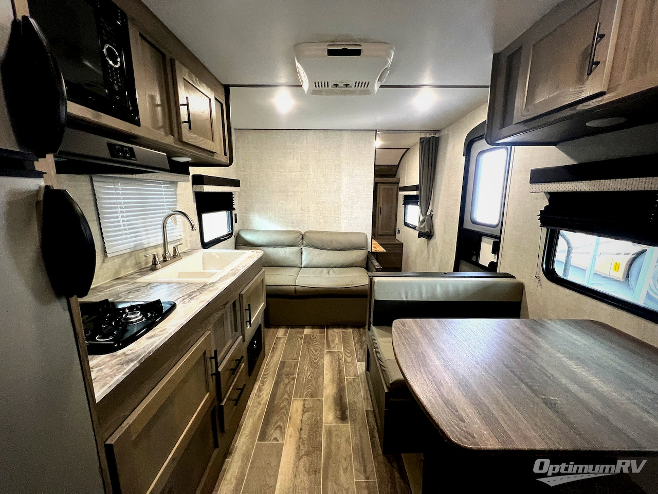 2022 Gulf Stream Kingsport Ultra Lite 241RB Photo 4