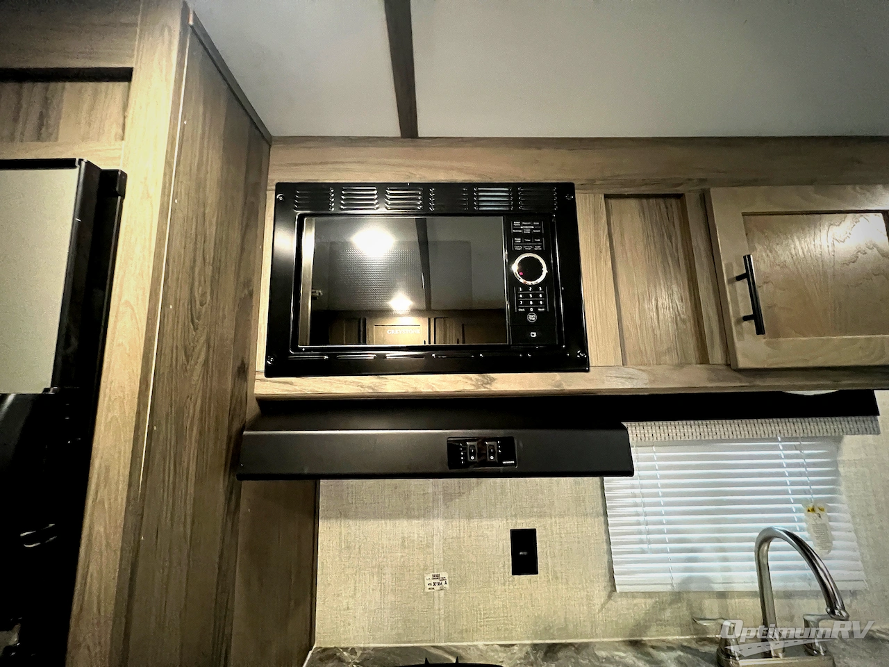 2022 Gulf Stream Kingsport Ultra Lite 241RB Photo 10
