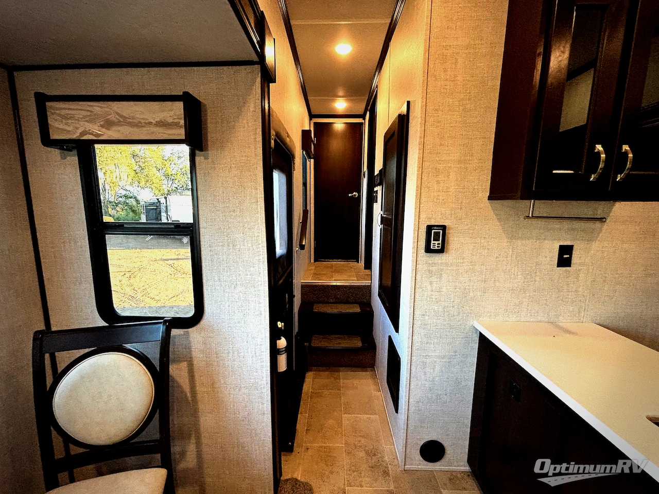 2021 Palomino Columbus 389FLC Photo 13