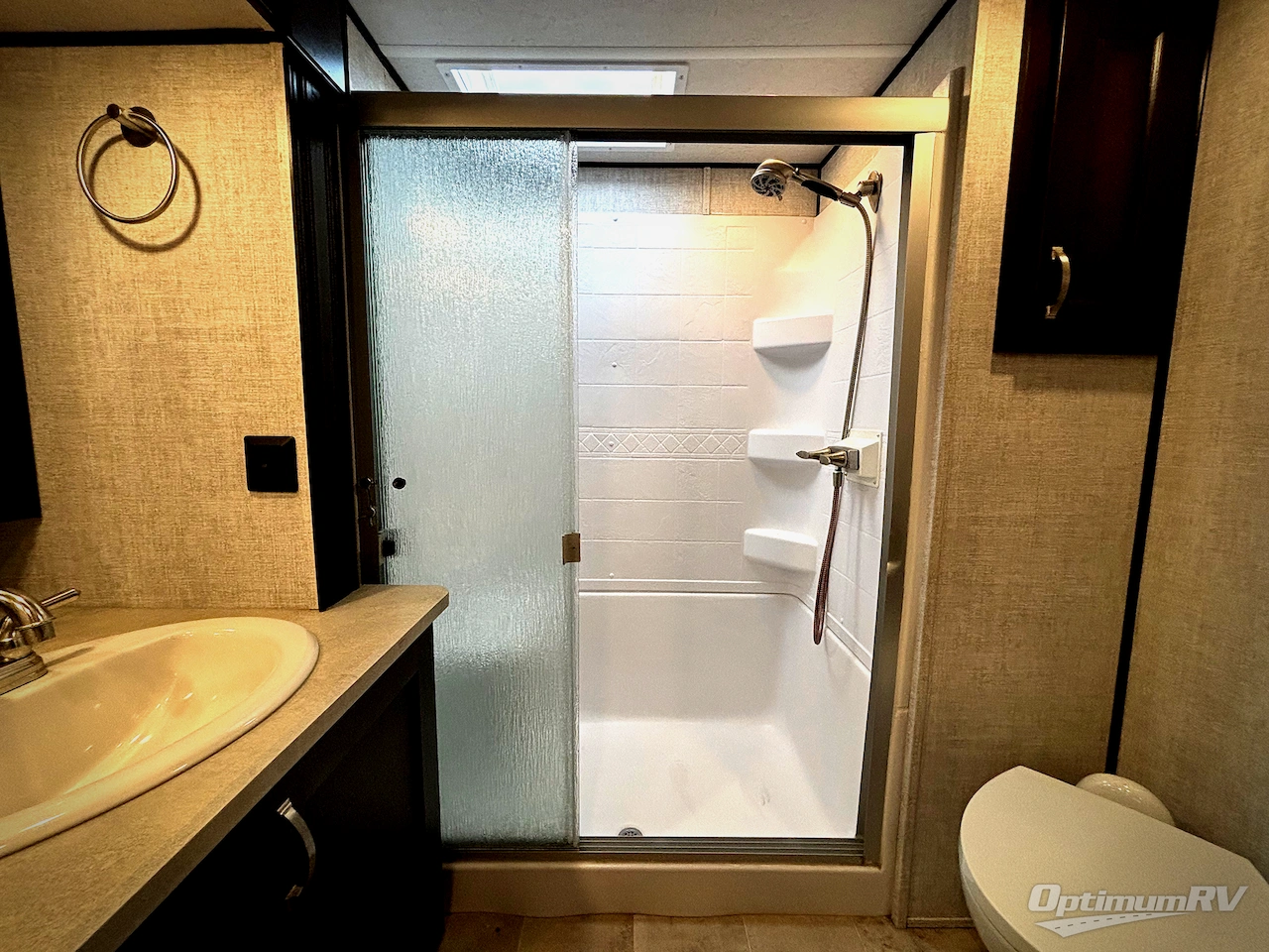 2021 Palomino Columbus 389FLC Photo 15