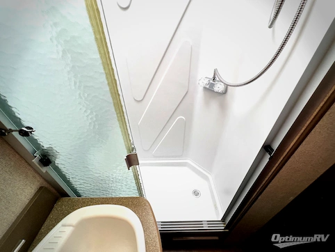 2016 Fleetwood Storm 28MS RV Photo 4