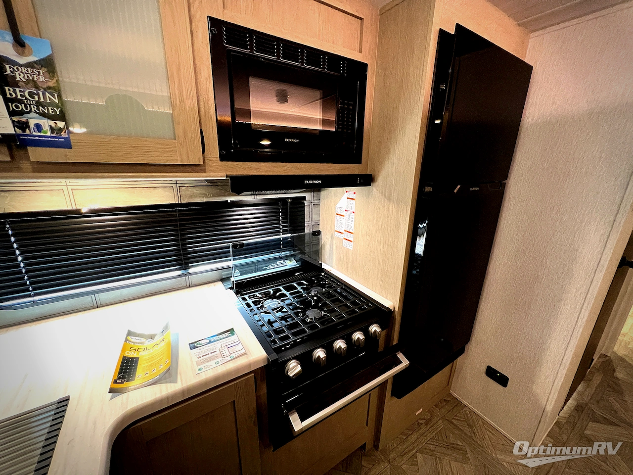 2024 Forest River Wildwood 31KQBTSX Photo 9