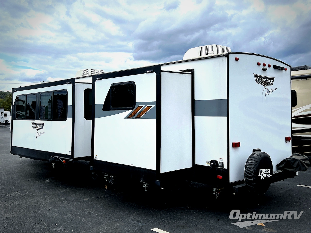 2024 Forest River Wildwood 31KQBTSX Photo 3