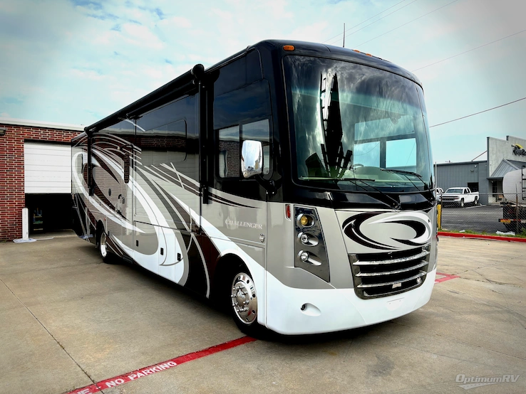 2016 Thor Challenger 36TL RV Photo 1