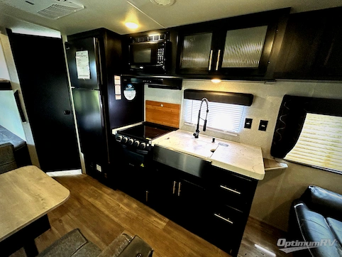 2022 Forest River Cherokee Grey Wolf 26DJSE RV Photo 3