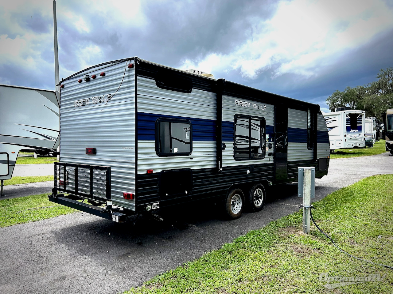 2022 Forest River Cherokee Grey Wolf 26DJSE Photo 2
