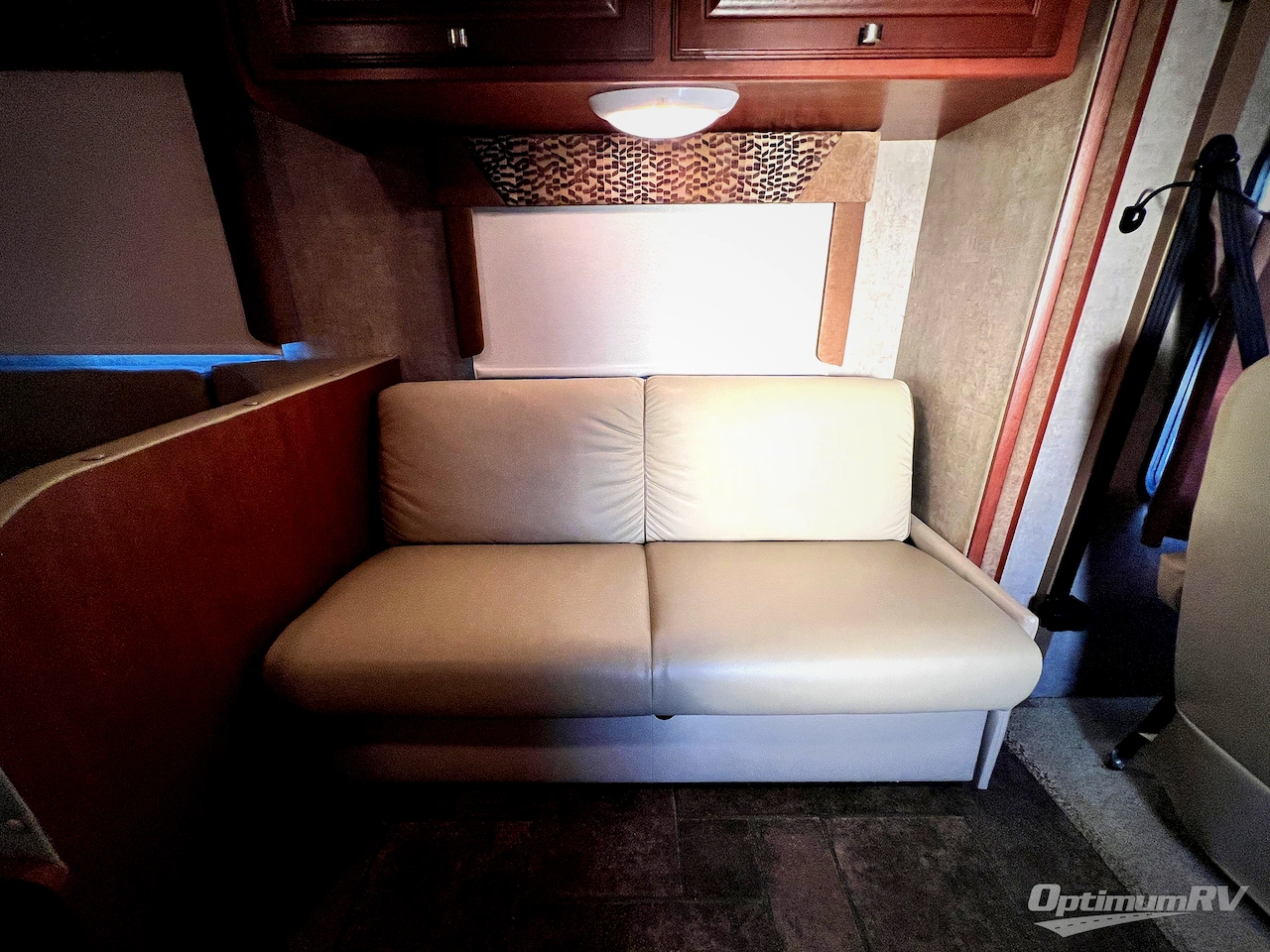 2014 Winnebago Sunstar 31KE Photo 14