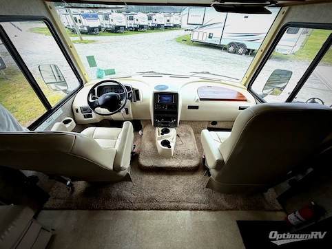 2015 Itasca Sunstar 31KE RV Photo 4